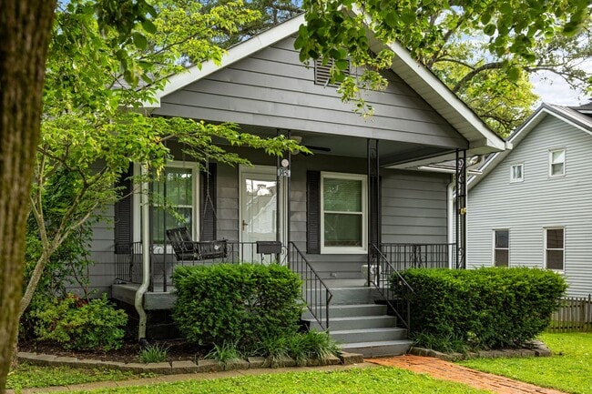 Building Photo - Alcoa 37701 - 3 bedroom 2 bath home - Call...