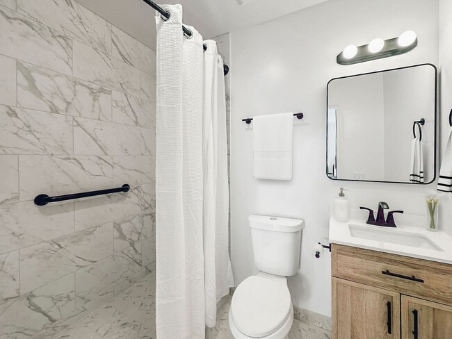 Foto del edificio - Modern 1 Bed / 1 Bath in a Gorgeous Neighborhood