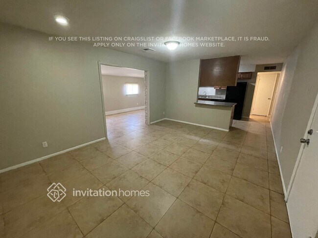Foto del edificio - 823 W 17th Pl