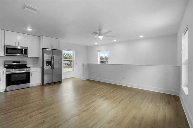 Building Photo - 505 43rd St S