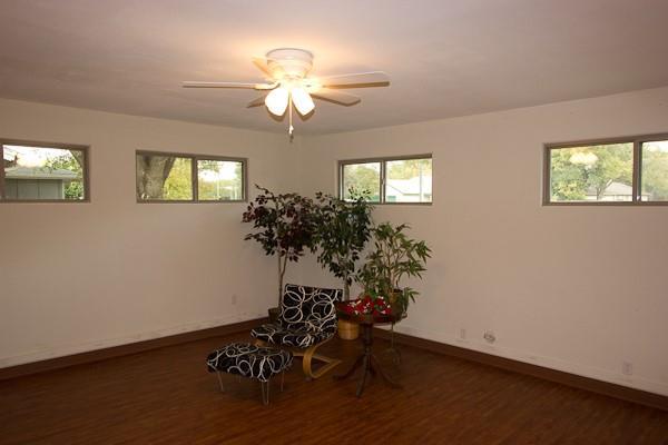 Foto del edificio - 5614 Palo Blanco Ln