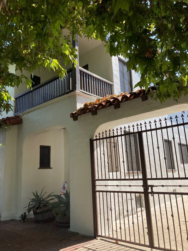 Building Photo - 400 S Citrus Ave