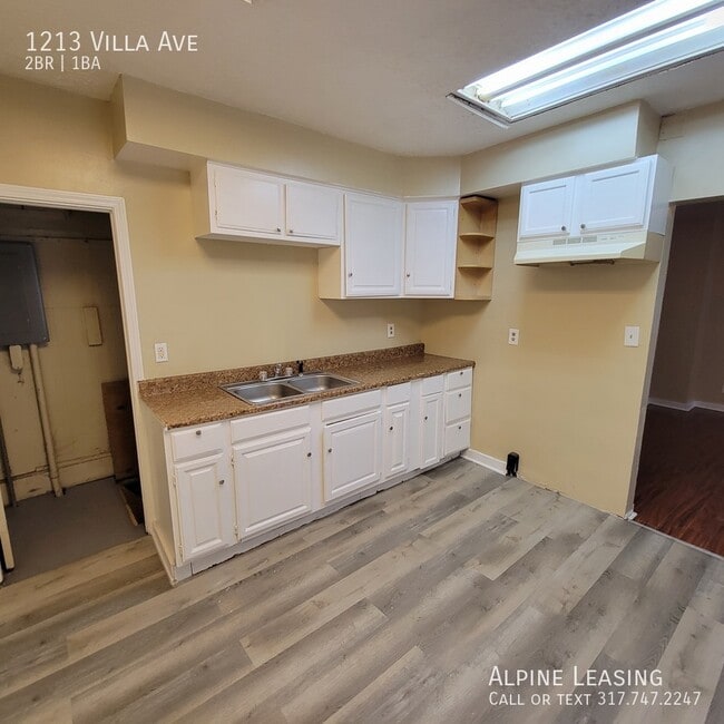 Building Photo - 1213 Villa Ave