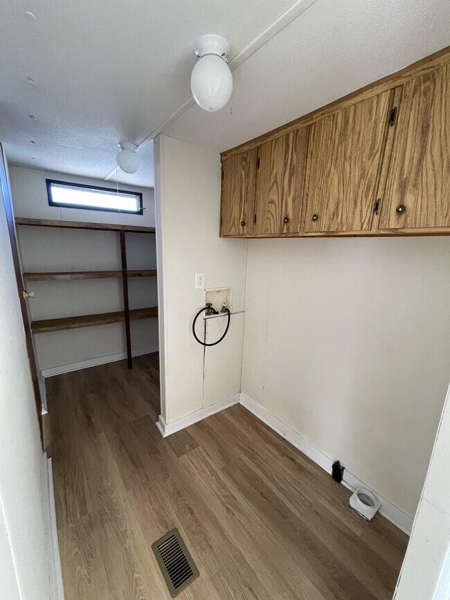 Foto del edificio - 531 Canterbury Ct