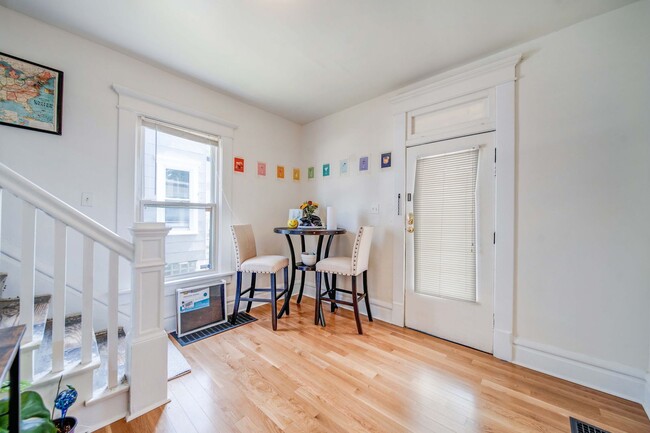 Building Photo - Ultimate 6-Bedroom House with Amazing Front Porch!