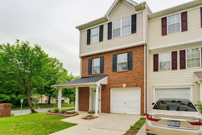 Building Photo - 1400 Deep Gorge Ct