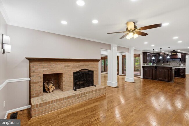 Foto del edificio - 9201 Beachway Ln