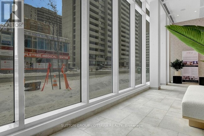 Building Photo - 391 Slater St.