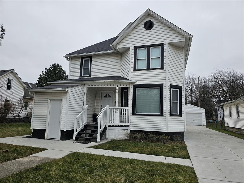 Primary Photo - Beautifully Renovated 4 Bedroom Home w/ 2 ...