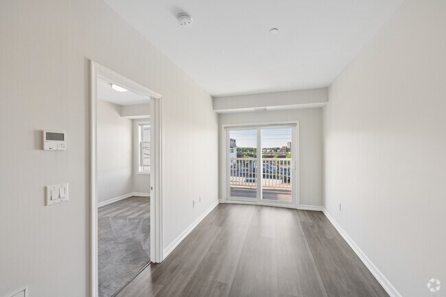 1BR, 1BA - 475SF -Living Room - The Bradford