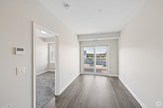 1BR, 1BA - 475SF -Living Room - The Bradford