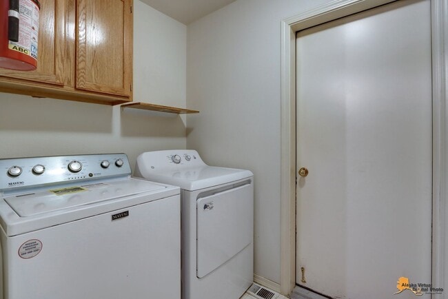 Building Photo - 3004 Brittany Pl