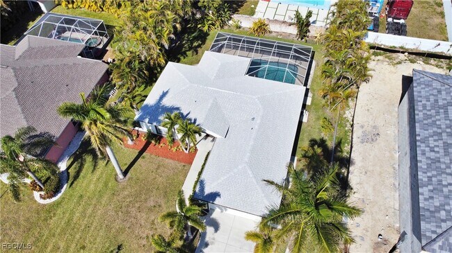 Building Photo - 2215 SE 9th Terrace