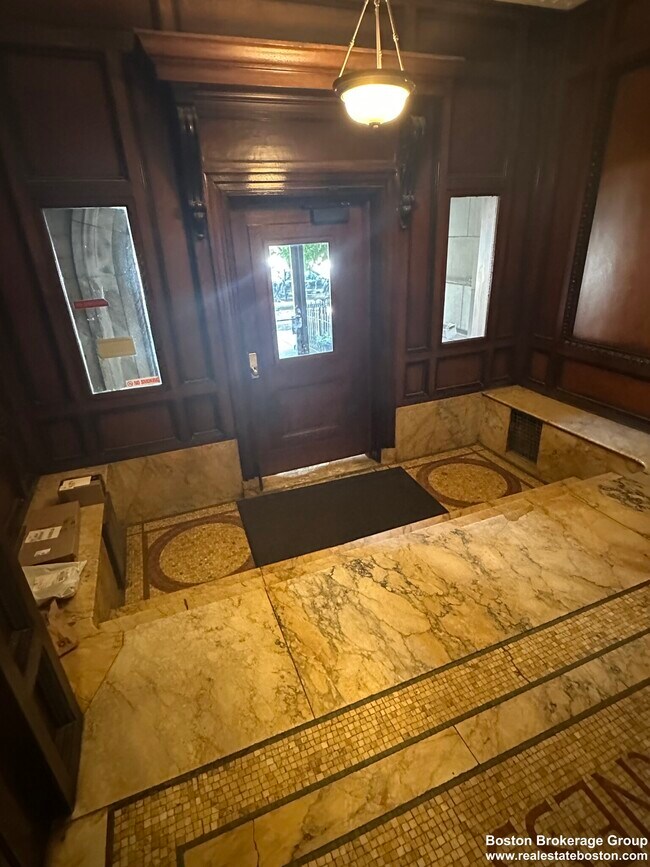 Foto del edificio - 857 Beacon St