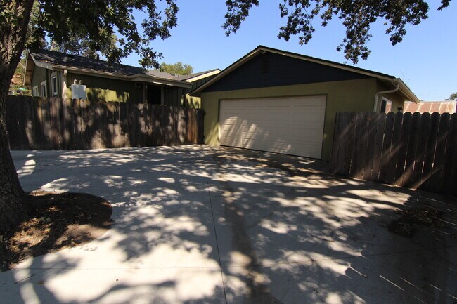 Building Photo - 5008 Palma Ave