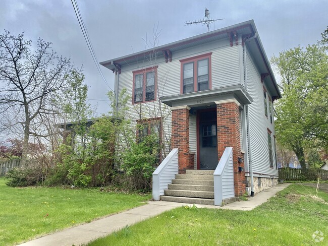 Building Photo - 207 Washington St