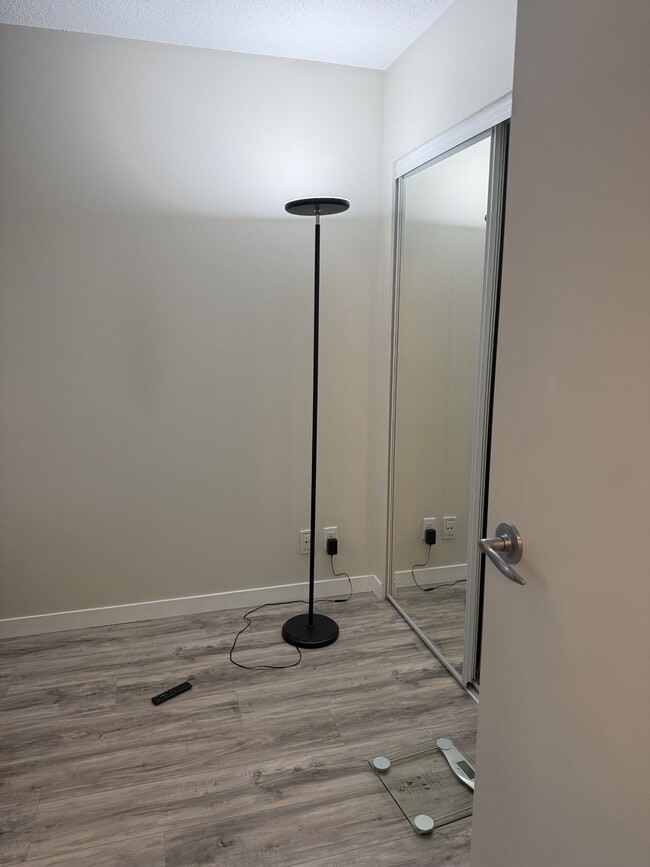 Building Photo - 1331 Alberni St