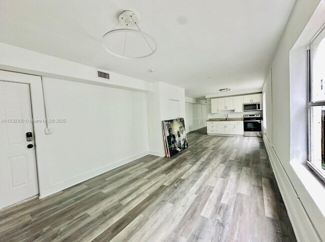 Foto del edificio - 524 NW 35th St