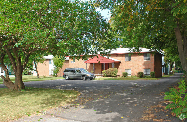 Building Photo - 170-172 Stonewood Park
