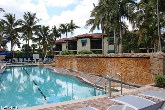 Foto del edificio - 985 Sandpiper St