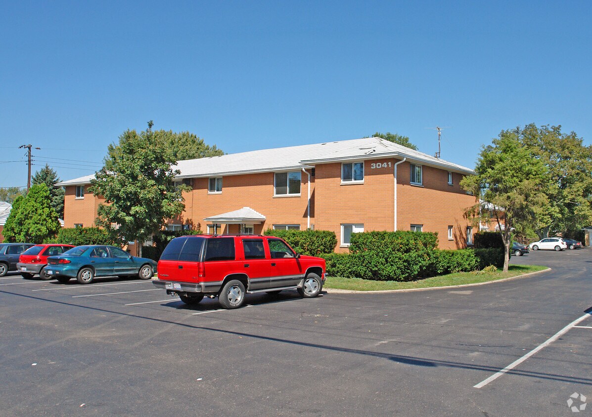 Primary Photo - 3041 W Alex Bell Rd