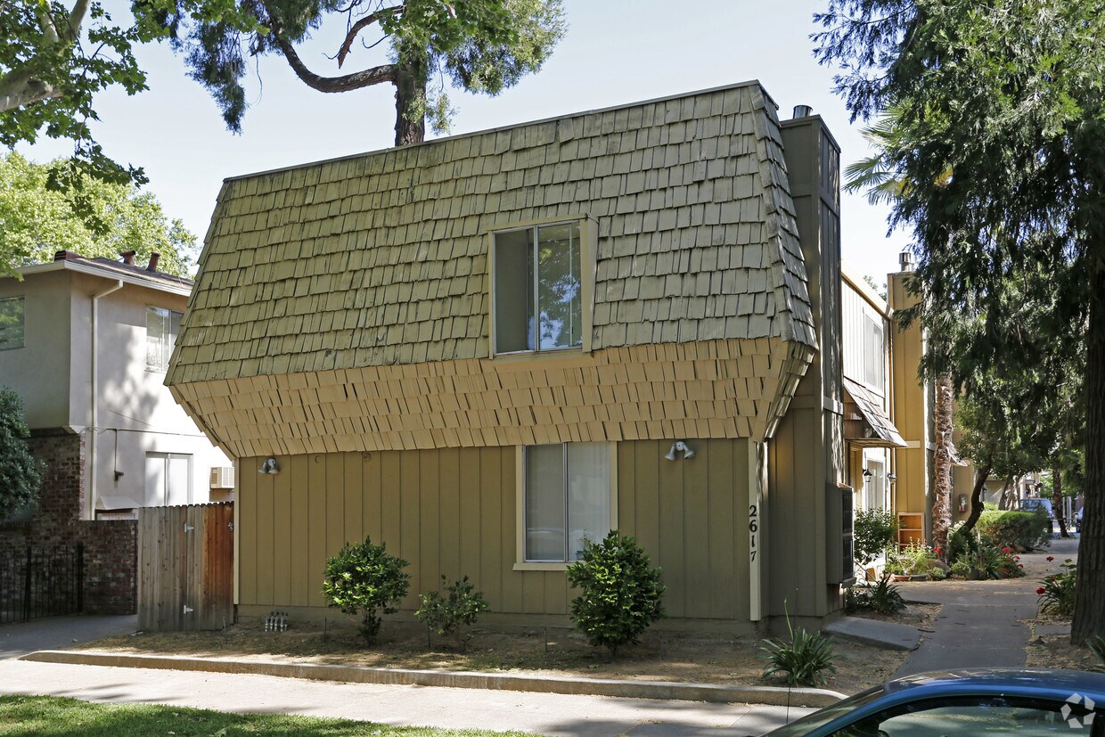 Primary Photo - 2617-2621 D St