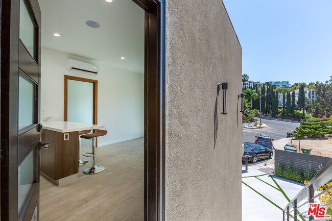 Building Photo - 8012 Zeus Dr