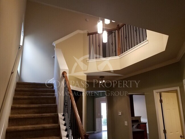 Building Photo - 742 Mountain Laurel Dr