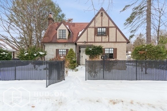 Primary Photo - NOW AVAILABLE! 72 Home Ave, Meriden, CT, 0...