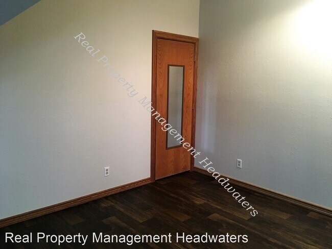 Building Photo - 2 br, 1 bath Apartment - 2102 National Avenue