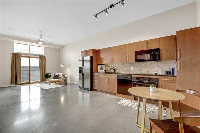 Foto del edificio - 2124 E 6th St