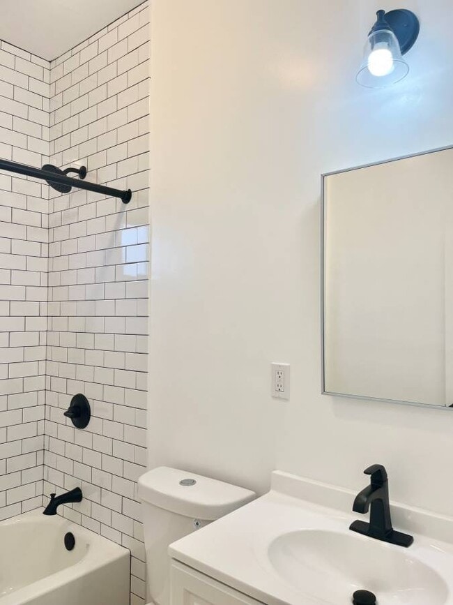 Foto del edificio - 3977 Rhoda Dr