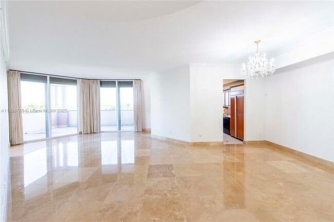 Foto del edificio - 626 Coral Wy