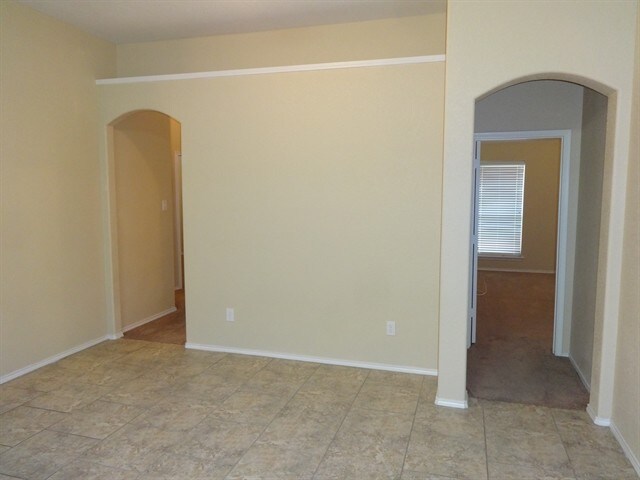 Foto del edificio - 9812 Sparrow Hawk Ln