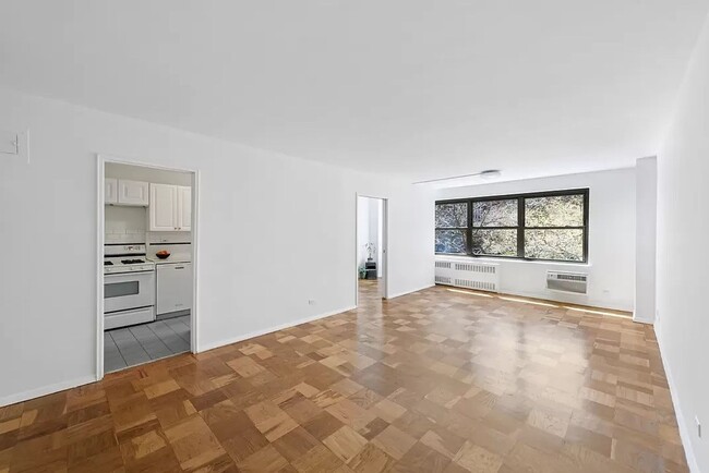 Building Photo - Freshly Renovated 1 Bedroom 1 Bathroom