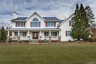 Building Photo - 6 Sycamore Ln