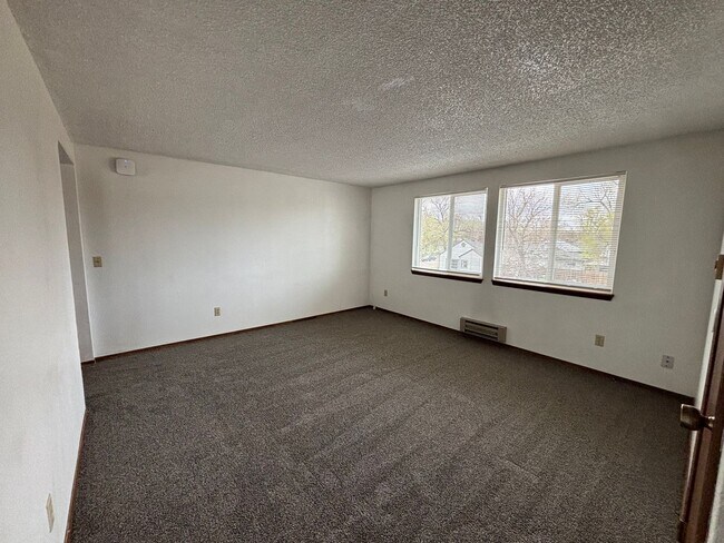 Building Photo - 423 E Dunn