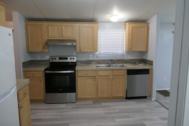 Foto del edificio - Updated 3/2 Double Mobile Home in Crawford...