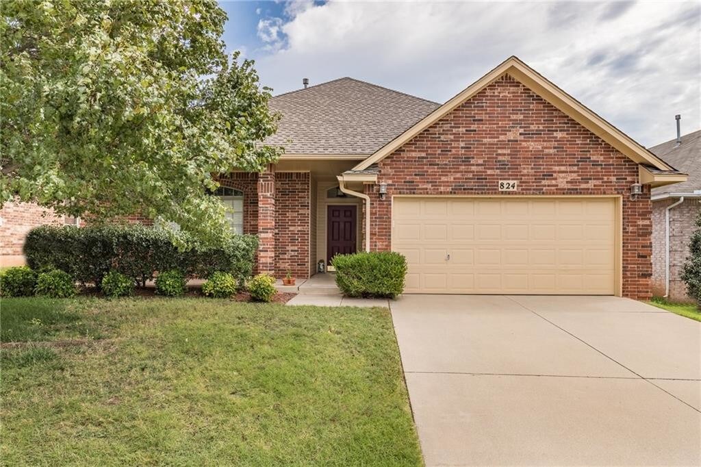 Primary Photo - 824 Elm Creek Dr