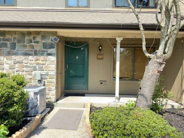 Foto principal - 260 Hampshire Dr