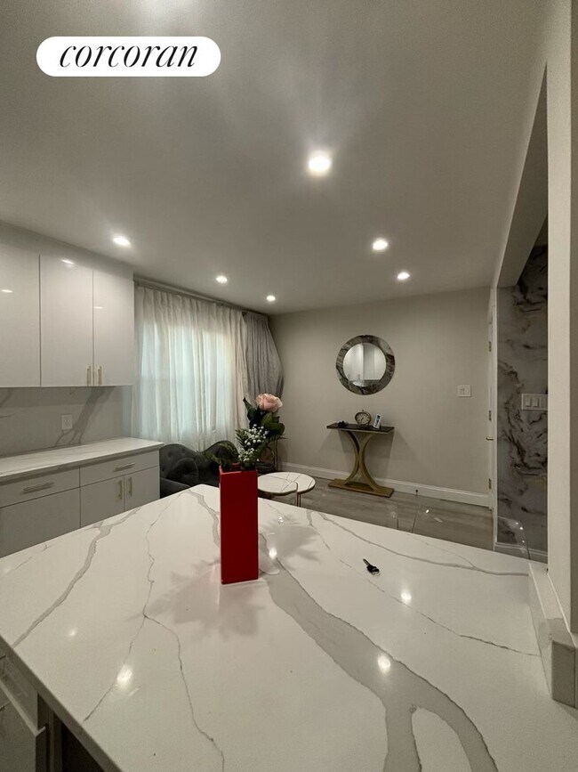 Foto del edificio - 68-8 138th St