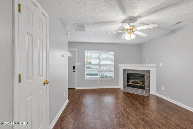 Foto del edificio - 909 Timberlake Trail