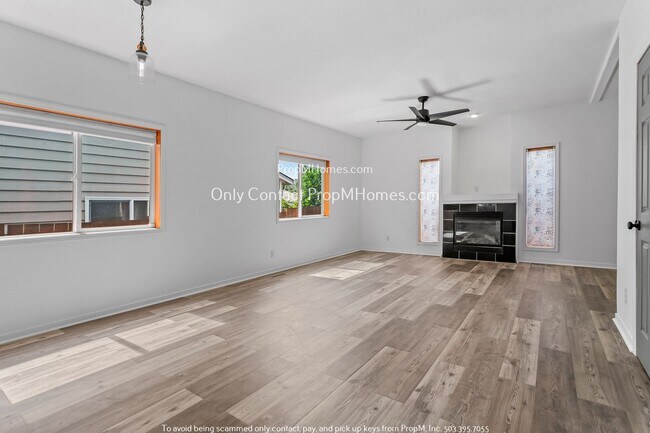Building Photo - Three Bedroom Retreat with Open-Concept Living and Modern Finishes!