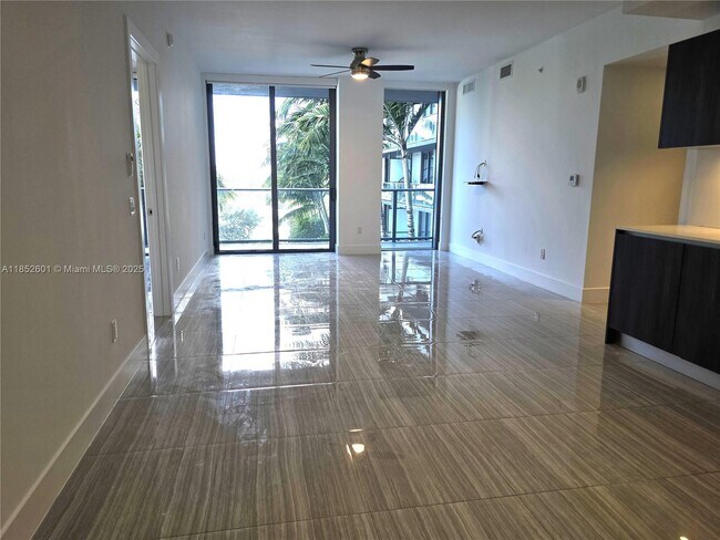 Foto del edificio - 2960 NE 207th St