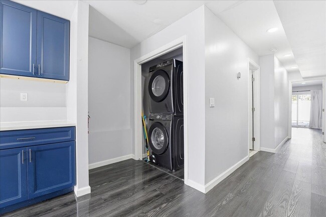 Building Photo - 225 Freeman Ave