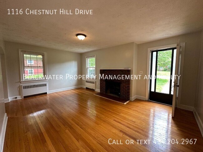 Building Photo - MOVE IN SPECIAL! Half Off 1st Full Month's...