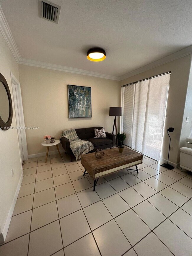 Foto del edificio - 14928 SW 23rd St
