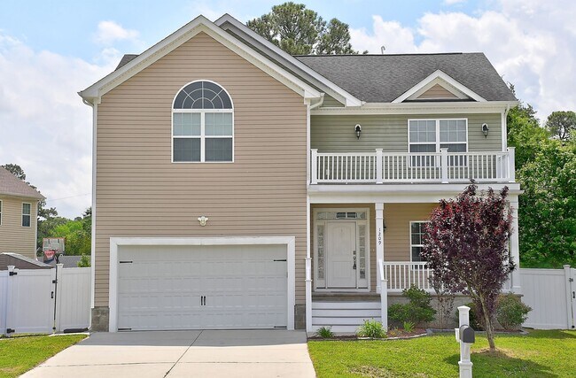 Foto del edificio - MOVE IN READY! GORGEOUS HOME IN CHESAPEAKE!