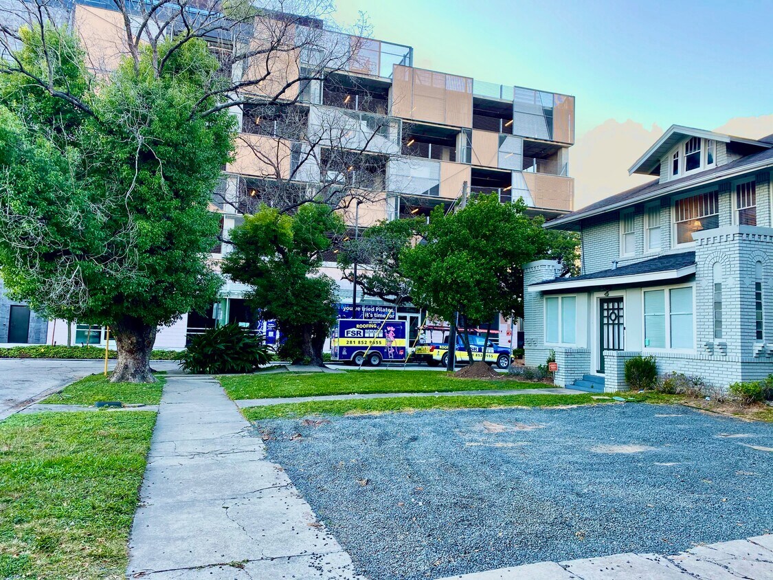 Primary Photo - 709 Avondale St
