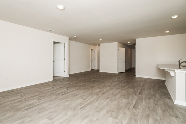 Building Photo - Beautiful 3 Bedroom Home in Myrtle Beach